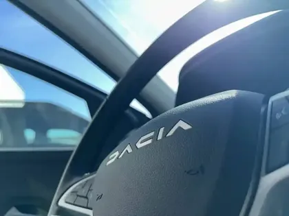 Photo 20 Dacia Jogger  Hybrid 140 7 places GSR2