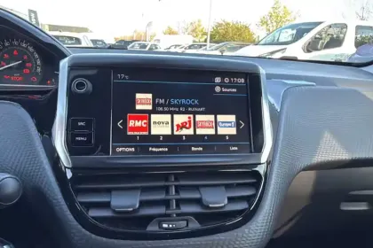 Photo 14 Peugeot 2008  PureTech 82ch S&S BVM5