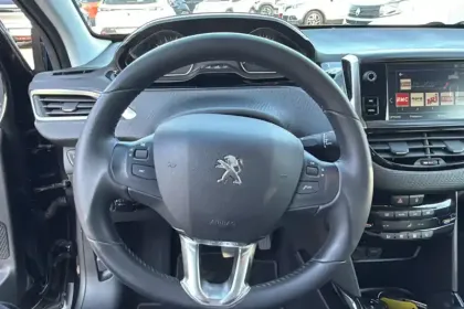 Photo 16 Peugeot 2008  PureTech 82ch S&S BVM5