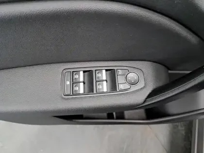 Photo 27 Renault Captur  TCe 100 GPL - 21