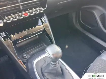 Photo 13 Peugeot 2008  PureTech 130 S&S BVM6