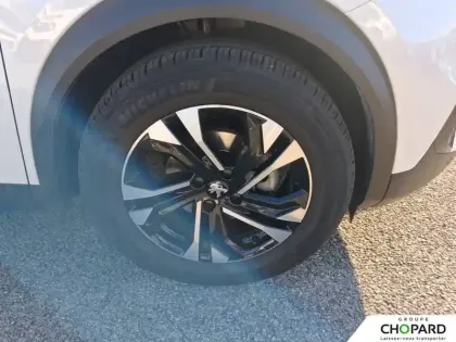 Photo 11 Peugeot 2008  PureTech 130 S&S BVM6