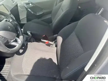 Photo 10 Peugeot 208  PureTech 82ch S&S BVM5