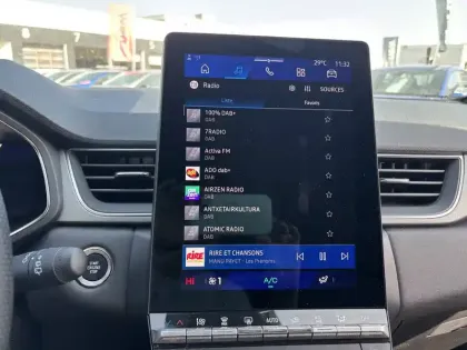 Photo 33 Renault Symbioz  E-Tech full hybrid 145