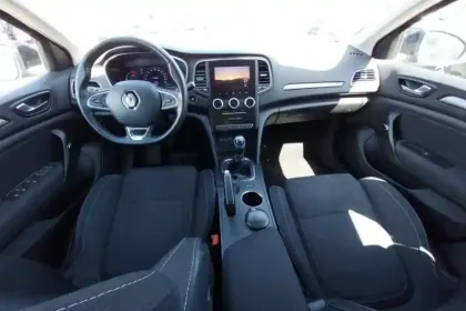 Photo 8 Renault Megane Mégane IV Estate Blue dCi 115