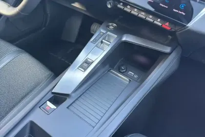 Photo 24 Peugeot 308  PHEV 180 e-EAT8