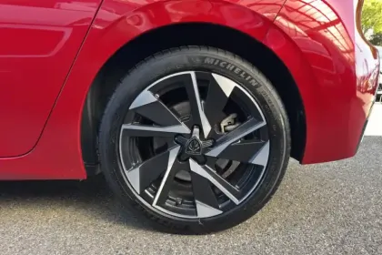 Photo 11 Peugeot 308  PHEV 180 e-EAT8