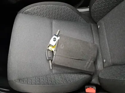 Photo 39 Renault Clio  E-Tech full hybrid 145
