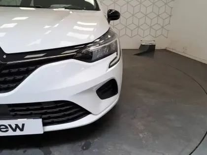 Photo 9 Renault Clio  E-Tech full hybrid 145