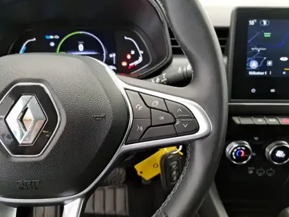 Photo 31 Renault Clio  E-Tech full hybrid 145