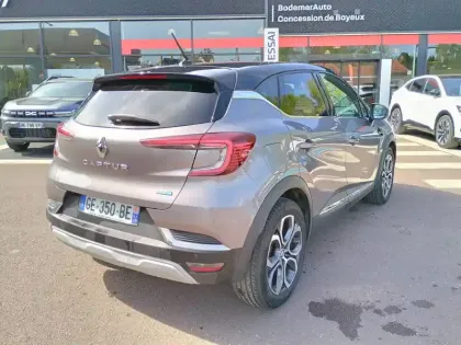 Photo 17 Renault Captur  E-Tech 145 - 21