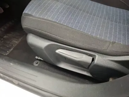 Photo 28 Peugeot 208  BLUEHDI 100 S&S BVM6