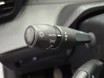 Photo 23 Peugeot 208  BLUEHDI 100 S&S BVM6