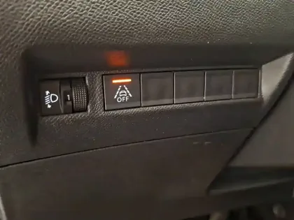 Photo 22 Peugeot 208  BLUEHDI 100 S&S BVM6