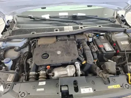 Photo 32 Peugeot 208  BLUEHDI 100 S&S BVM6