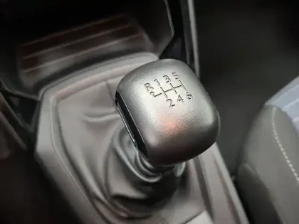 Photo 24 Peugeot 208  BLUEHDI 100 S&S BVM6