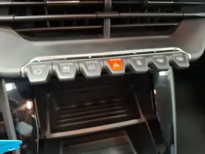 Photo 17 Peugeot 208  BLUEHDI 100 S&S BVM6