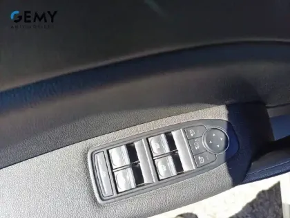 Photo 11 Renault Captur  TCe 155 EDC FAP