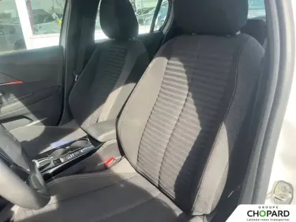 Photo 8 Peugeot 208  Electrique 50 kWh 136ch