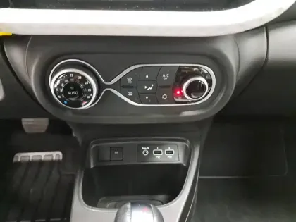Photo 29 Renault Twingo  III Achat Intégral - 21