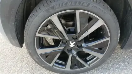 Photo 13 Peugeot 208  PureTech 100 S&S BVM6