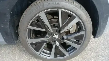 Photo 12 Peugeot 208  PureTech 100 S&S BVM6