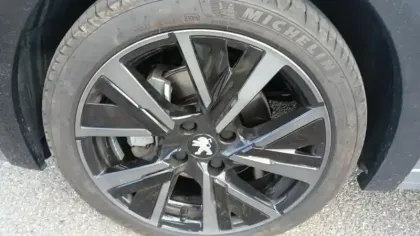 Photo 11 Peugeot 208  PureTech 100 S&S BVM6