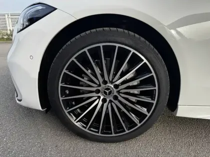 Photo 8 Mercedes Classe C  220 d 9G-Tronic