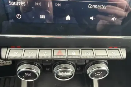 Photo 23 Renault Arkana  E-Tech hybride 145 - 22