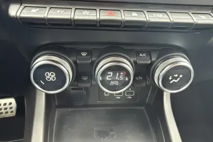 Photo 24 Renault Arkana  E-Tech hybride 145 - 22