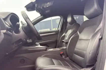 Photo 13 Renault Arkana  E-Tech hybride 145 - 22