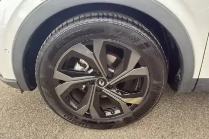 Photo 8 Renault Arkana  E-Tech hybride 145 - 22