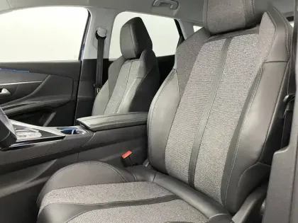 Photo 13 Peugeot 3008  Hybrid 225 e-EAT8