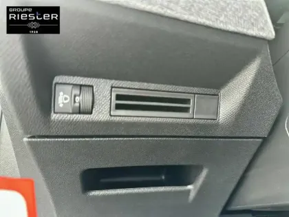 Photo 17 Peugeot 5008  Hybrid 145 ch e-DCS6