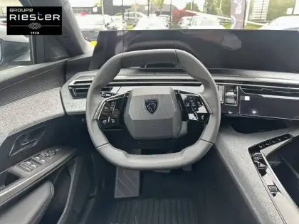 Photo 8 Peugeot 5008  Hybrid 145 ch e-DCS6