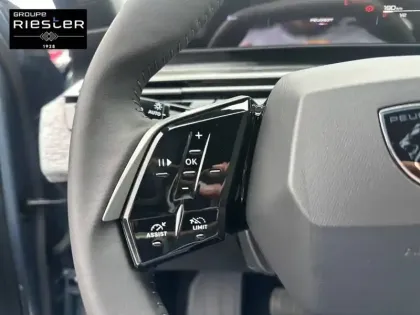 Photo 18 Peugeot 5008  Hybrid 145 ch e-DCS6