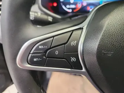 Photo 19 Renault Clio  E-Tech full hybrid 145