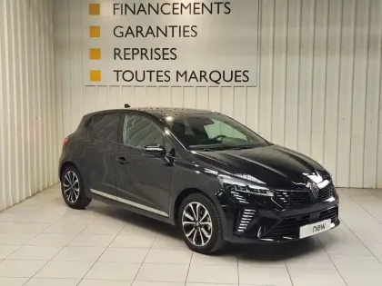 Photo 13 Renault Clio  E-Tech full hybrid 145