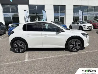Photo 33 Peugeot 208  Electrique 50 kWh 136ch