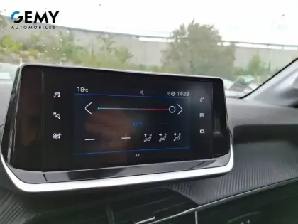 Photo 13 Peugeot 208  BlueHDi 100 S&S BVM6