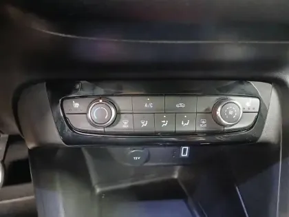 Photo 17 Opel Corsa  1.2 Turbo Hybrid 100 ch e-DCT6