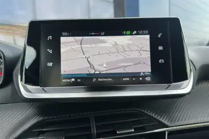 Photo 15 Peugeot 208  PureTech 75 S&S BVM5