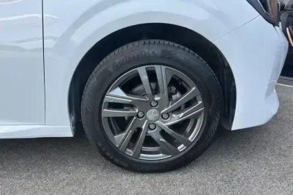 Photo 25 Peugeot 208  PureTech 75 S&S BVM5