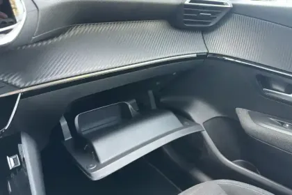 Photo 21 Peugeot 208  PureTech 75 S&S BVM5