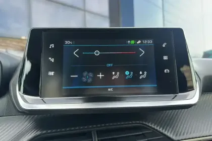 Photo 17 Peugeot 208  PureTech 75 S&S BVM5