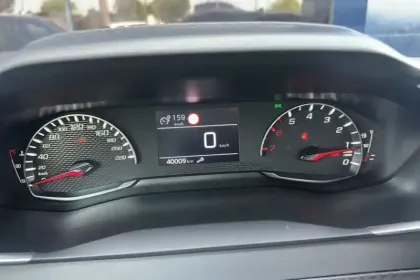 Photo 14 Peugeot 208  PureTech 75 S&S BVM5