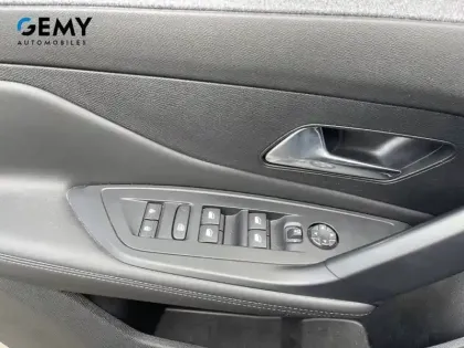 Photo 13 Peugeot 308  SW PureTech 130ch S&S EAT8