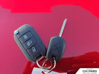 Photo 20 Peugeot 208  PureTech 75 S&S BVM5