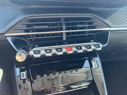 Photo 15 Peugeot 208  Hybrid 100 e-DCS6