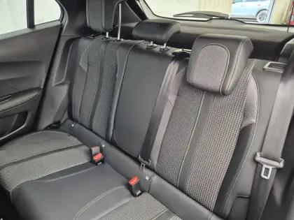 Photo 9 Peugeot 2008  PureTech 130 S&S EAT8